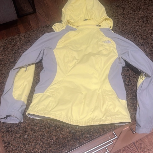 Women’s North Face yellow lined windbreaker XS/TP - Picture 6 of 8